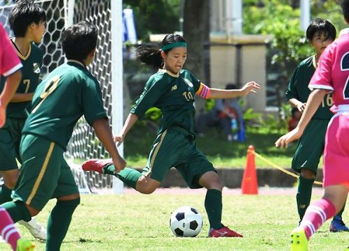 女子サッカー コザが強豪の聖和学園に屈する 攻め込まれてもみせた粘り 琉球新報デジタル 沖縄のニュース速報 情報サイト