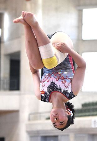 体操女子 知念大空 西原 が復活ｖ 大けが越え栄冠 県高校新人大会 琉球新報デジタル 沖縄のニュース速報 情報サイト