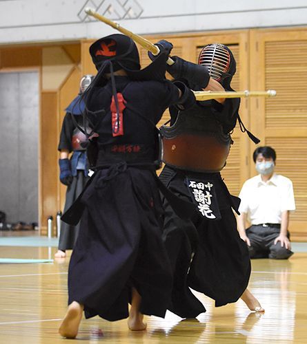 団体男子は石田が激戦制す 女子は嘉手納が優勝 県中学剣道春季大会 琉球新報デジタル 沖縄のニュース速報 情報サイト