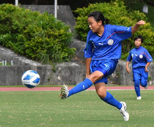 女子サッカー県夏季選手権 アレが圧勝v 美里高に5 1 九州切符つかむ 琉球新報デジタル 沖縄のニュース速報 情報サイト