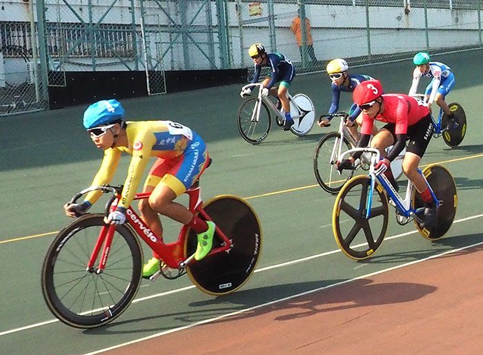 新垣がスクラッチ連覇 謝花はケイリン3位 自転車全九州高校新人 - 琉球 