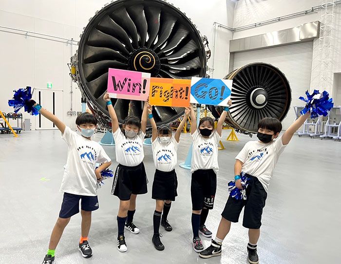 飛行機の前でチアダンスする小学生を募集 Ana 沖縄文化を応援するイベント開催 琉球新報デジタル 沖縄のニュース速報 情報サイト