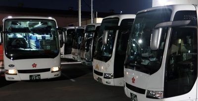 修学旅行のバス、運転手不足で1200台手配できず　沖縄県が人材誘致へ予算計上