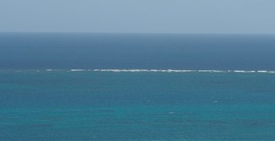 石川発電所沖、広島県船籍の貨物船が座礁　けが、油の流出なく　沖縄・うるま