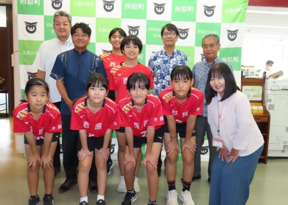 西原小バレー　躍進を報告　女子 全日本で自信の１勝　男子 全九州大会で優勝