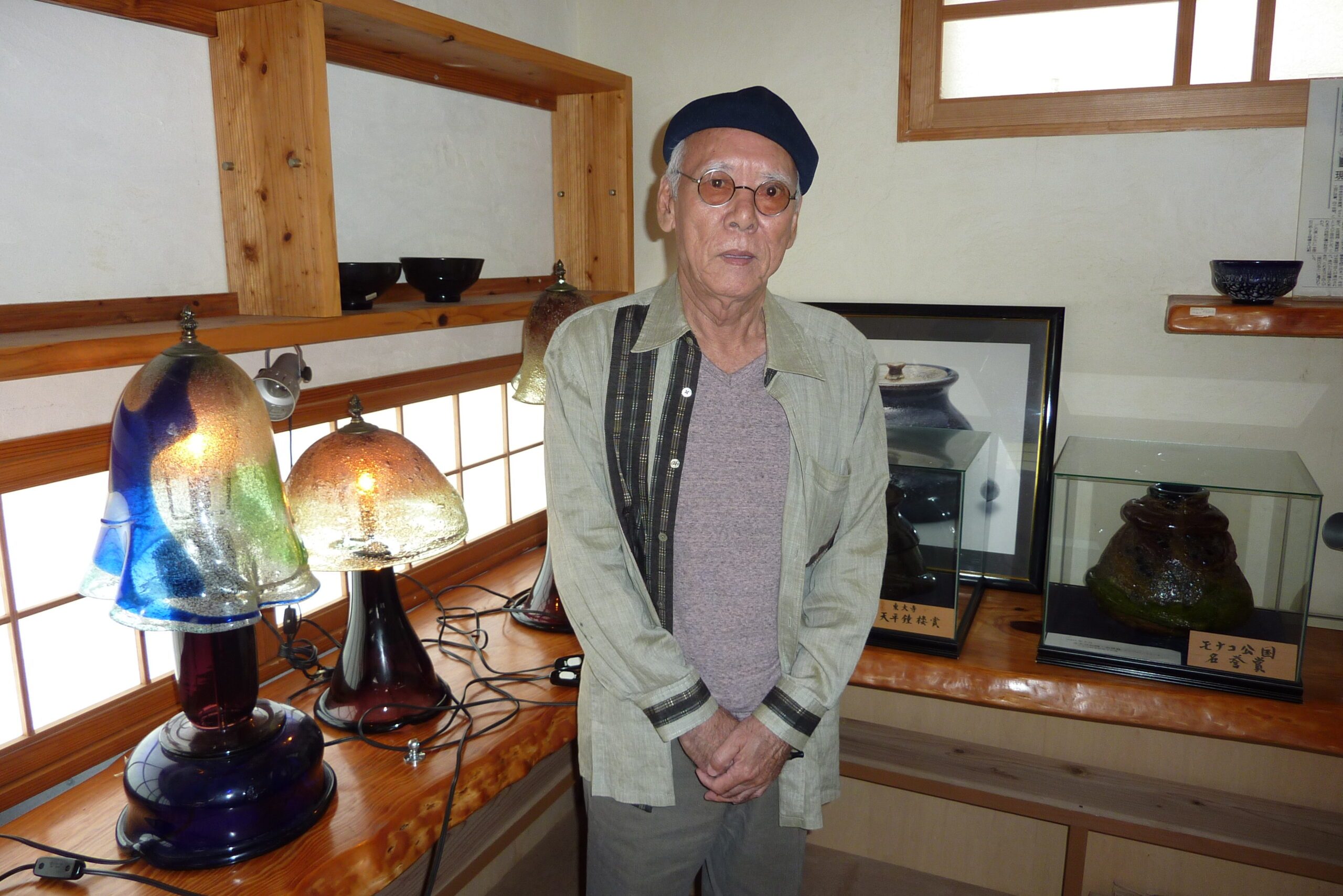 稲嶺盛吉さんが死去 琉球ガラス「現代の名工」 83歳 「泡ガラス」の