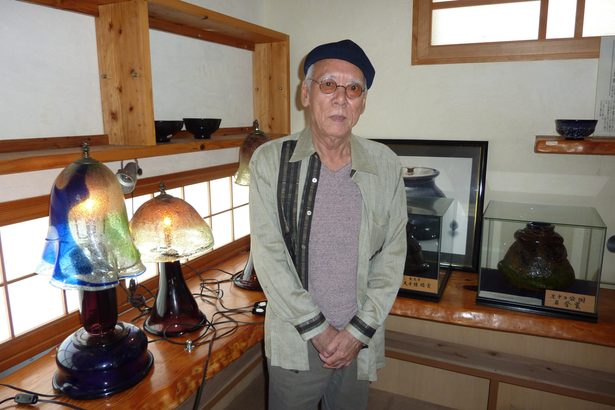 稲嶺盛吉さんが死去　琉球ガラス「現代の名工」　83歳　「泡ガラス」の技法確立