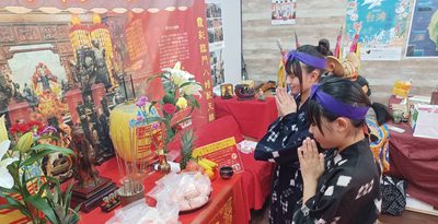 「アジア最強、恋愛成就の神様」が沖縄市に　12月末まで台湾文化館に滞在
