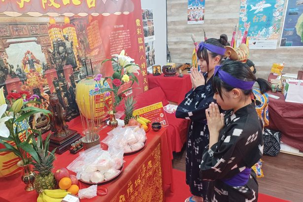 「アジア最強、恋愛成就の神様」が沖縄市に　12月末まで台湾文化館に滞在