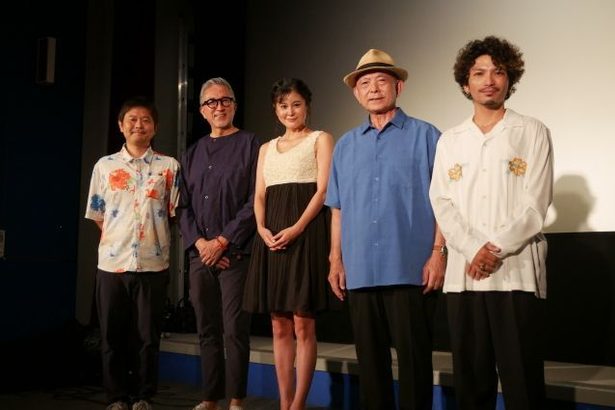 「鶴見に沖縄の空気が」　映画「なんでかね～」県内公開
