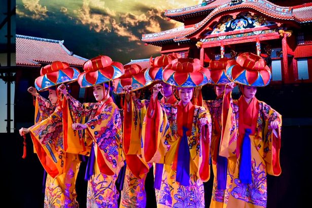 沖縄の芸能融合、華やか舞台　こどもの国で「綾庭の宴」