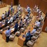 沖縄県の補正予算案、県議会「議会において議決するべきでない」と動議を全会一致可決　特別会計の地方自治法違反の赤字状態を受け