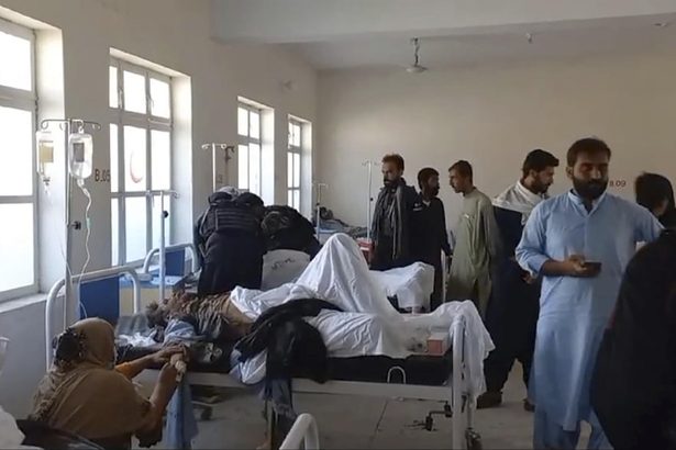 パキスタンで　爆発５５人死亡　２カ所で、自爆テロか
