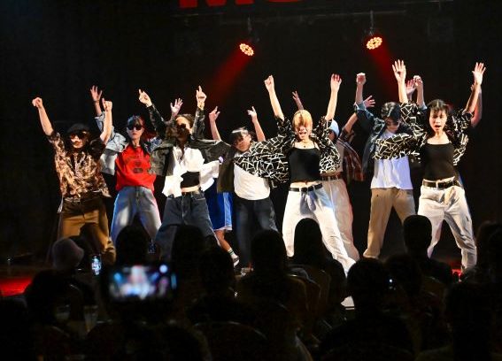 姉妹ユニット「NeIRO」　迫力ダンスで観客を魅了　初のオリジナル曲の動画も公開　沖縄・北谷、ライブハウスモッズ