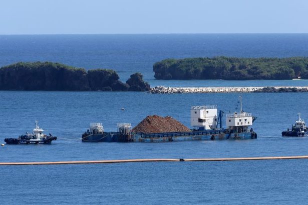 サンゴ移植前の護岸工事着手を想定　大浦湾側、沖縄防衛局「生息環境に影響ないと確認」　辺野古新基地建設　　