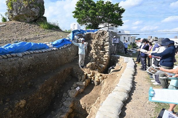 首里の「中城御殿跡」、外壁の裏に石積み補強　発掘調査で発見　県文化財センター