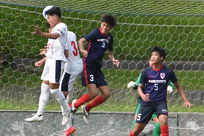 FC琉球U15が頂点 守備からの攻撃、隙を突き追加点 沖縄JYに2―0