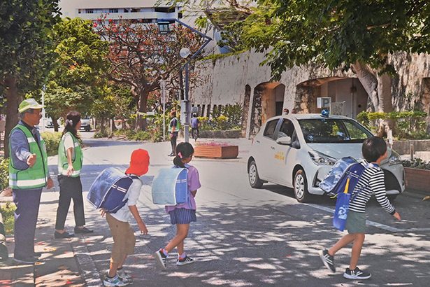 青パトの写真が全国一に　渡嘉敷さん「防犯意識、高めるきっかけに」　沖縄県警
