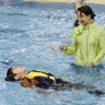 水難の備えに「着衣泳」を　競泳岩崎さん、普及活動に力