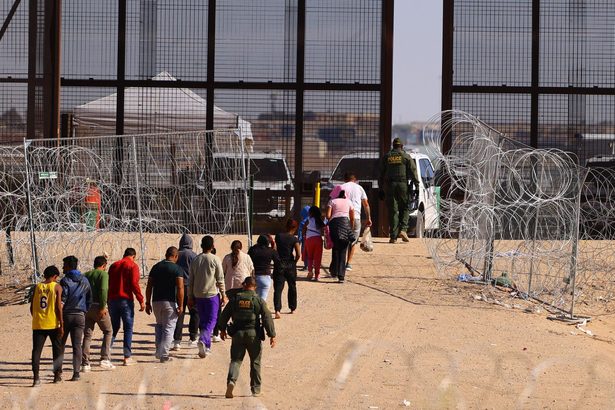 「国境の壁」再開へ　バイデン政権、政策転換
