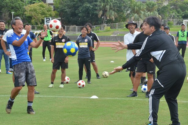 沖縄市、きょう社会人と対戦　元代表がサッカー指導
