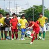 元日本代表が子どもを指導／名護でサッカー、ラグビークリニック