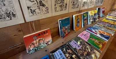 沖縄戦　何を描いても頭を離れず　新里堅進さん　漫画家50周年　見えない力に押されてきた