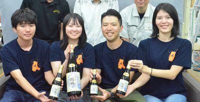「琉古株」仕込み泡盛開発　神村酒造と琉大生ら　古い時代の黒麴　産業まつりで販売