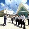 沖縄の観光業　魅力学ぶ　名護・北谷　大阪の学生が職場見学ツアー