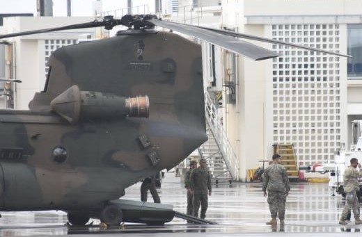【動画あり】迷彩服の米軍関係者　陸自ヘリで新石垣空港に到着　14日から日米共同訓練「レゾリュート・ドラゴン23」　沖縄