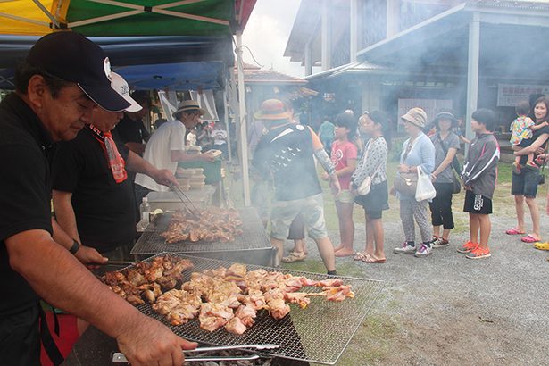 かむほど増す鶏肉のうまみ　ハイケイ　国頭ソウルフード「味わって」　＜国頭遊び庭（あしびな～）　わした村の観光・物産・芸能＞上