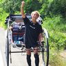 「人力車の旅人」ガンプ鈴木さん、沖縄県内一周　13、14日に自身の映画「JUST FOR FUN」県内で上映　