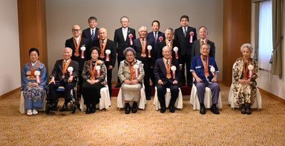 「沖縄の発展に寄与」　沖縄県が12人を功労者として表彰　　