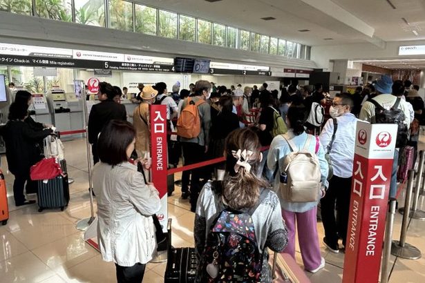 新石垣空港の滑走路閉鎖を解除　引き返しや遅延で乗客混乱「なんとか今日中に…」