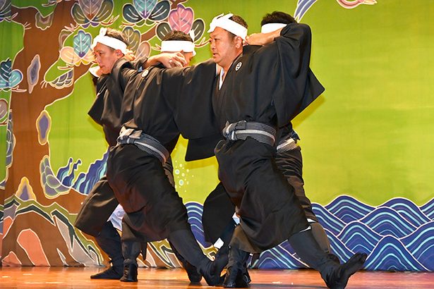 【写真特集】伊江村に脈々と伝わる、青年踊り　18年ぶり組踊「忠臣身替の巻」も　民俗芸能発表会
