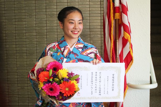 「次は優秀賞目指す」ロサンゼルス生まれの安次富さん　琉球舞踊、趣味から情熱へ　アメリカ
