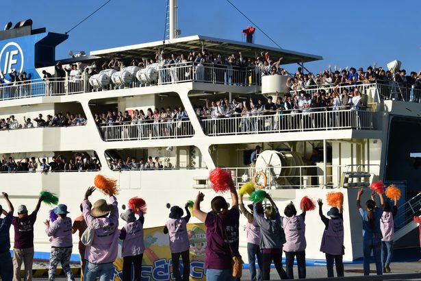 「行ってきます」修学旅行生は目に涙…　伊江島の教育民泊が回復　11月は21校4500人