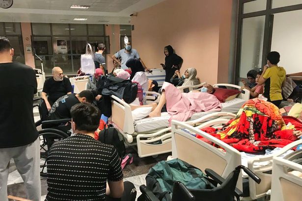 「もう十分、戦争やめて」　ガザ市の病院、攻撃で被害