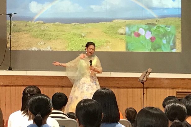 多彩な曲で観客魅了／伊平屋・宮良さん公演