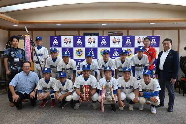美東中野球部が全国へ　島田杯県軟式Ｖ、市長に報告