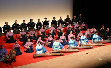 晴れやかに　300人出演へ　琉球古典芸能祭はじまる　琉球新報ホール　沖縄