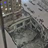 体育館崩落　３人が死亡　中国、屋根に積雪