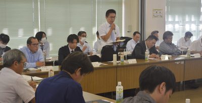 生産維持・拡大　出荷予定を確認　キク類販売会議