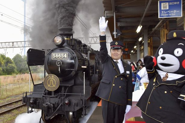 ＳＬ人吉１０１歳祝う　熊本で特別列車