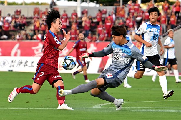 FC琉球、相手に押し込まれる　富山に1－3　好機もゴール届かず、終了間際に1点返す（4日の試合）