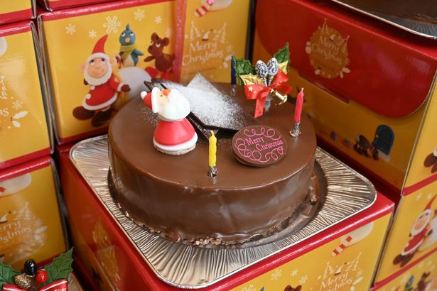 「喜ぶ姿イメージして作った」　洋菓子協会、クリスマスケーキ300個をお届け　歳末たすけあい贈呈式
