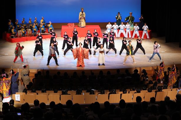 全国中文祭が開幕　沖縄開催は9年ぶり　中学生たち躍動　琉舞、空手にヒップホップで観客を魅了