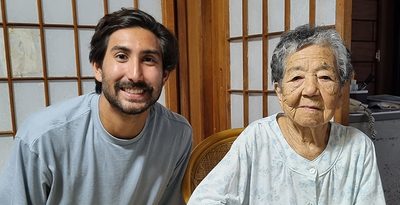 「誕生日記念」の沖縄旅でルーツを発見！ブラジル出身の男性　曾祖父の旅券住所を訪ね、親族と初対面
