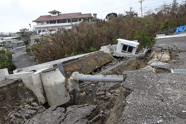 台風6号、“8日間”県内で猛威、死傷者も　県内全世帯の34％停電＜沖縄この1年2023＞5