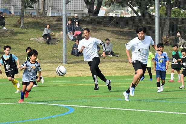 元代表太田さんらが無料教室　今後も沖縄で継続開催　「全ての子にサッカーを」